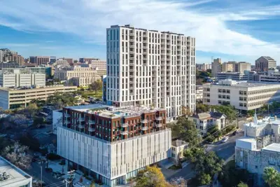 Image de 2bd/Austin - Full Kitchen, W/D, Balcony, Fire Pit!