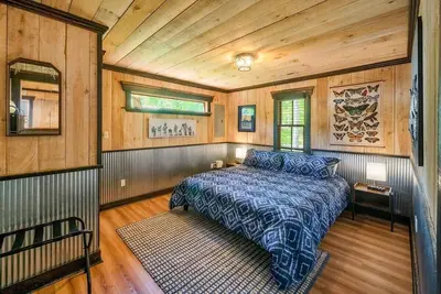 Image de **Puppy Friendly** Retreat on Lookout Mnt.