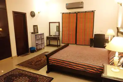 Image de House Portion - Private Space {no-one living} @ Dha