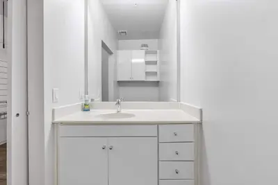 Image de Amazing 2 bedroom 2 bathroom at the heart of assembly