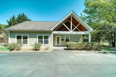 Image de Country Lane - Creek Front - Fire Pit