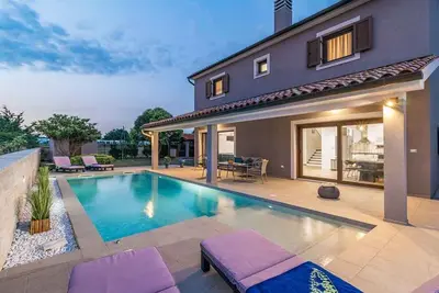 Image de Villa avec piscine