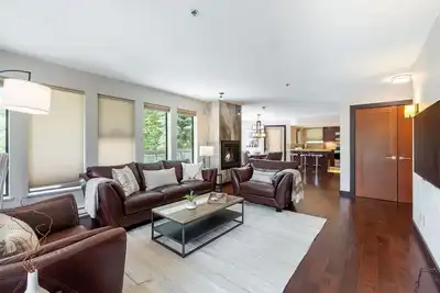 Image de Large patio | Bbq | Hot tub | Free parking