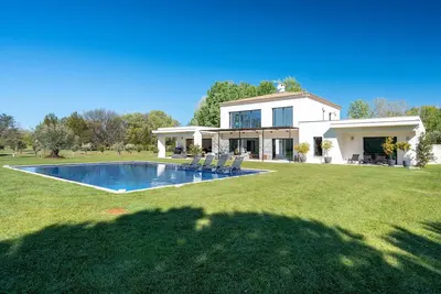 Image de Villa contemporaine en campagne d'Aix en Provence - 10 personnes