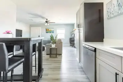 Image de Super Convenient, Super Clean, and Super Comfy