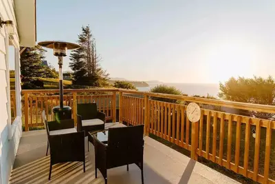 Image de Bluff Cottage - Waterfront home near Olympic National Park