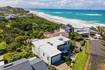 Image de Northern Exposure – Luxe Coastal Living with Ocean Views, Pool & Beach Access