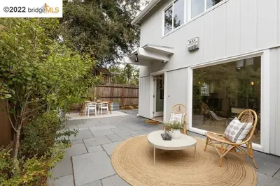 Image de Remodeled Quiet Townhome with Spacious Yard - Walking distance to Uc Berkeley