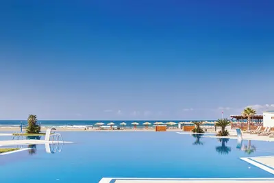 Image de Your Relaxing Getaway Awaits! 2br Suite w/Balcony, Outdoor Pools and Beachfront!