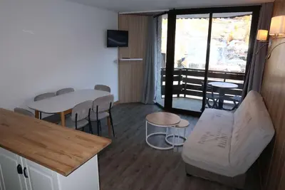 Image de 2 pièces 6 personnes vue piste