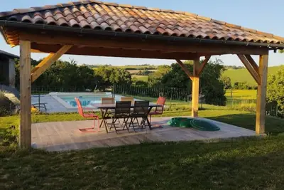 Image de Gîte cosy en pleine nature avec piscine