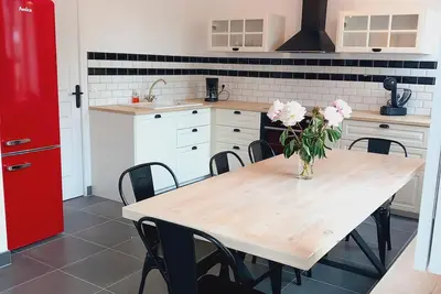 Image de Maison de Campagne Entièrement Rénovée à 15 km de la mer
