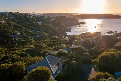 Image de Kingfisher Views - This newly renovated 3 bedroom, 2 bathroom premium holiday home has everything you need for a luxurious and comfortable stay on this stunning island.