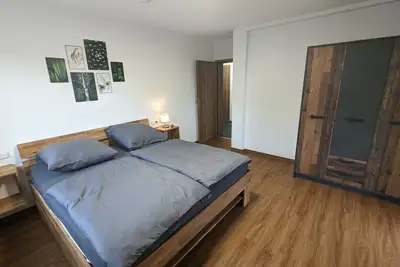 Image de Ferienwohnung 2. 0g- 70 qm - mit Balkon - Dirket am Bahnhof