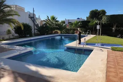 Image de Townhouse Close to the Beach with Fibre Optic, Uk Tv and Communal Swimming Pool
