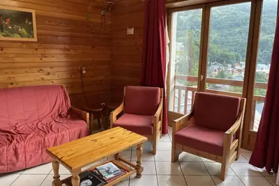 Image de 2ème étage, balcon, cheminée ou poêle à bois, télévision, casier à ski, 85m²