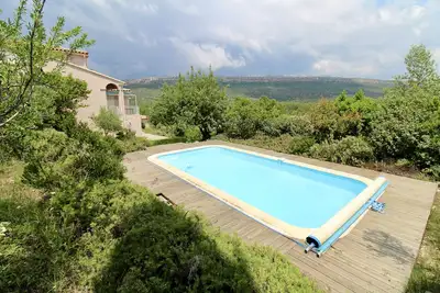 Image de Villa climatisée - 5 chambres - 11 couchages - Piscine privée