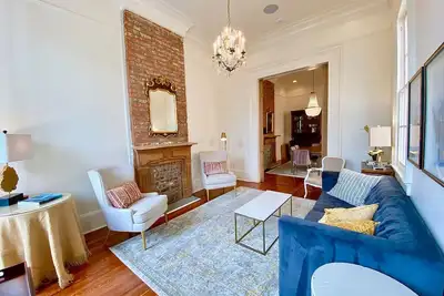 Image de Charming Lower Garden District 2 Bedroom near Magazine St.