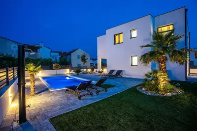 Image de New luxury villa T2 for 6 with a private pool