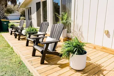 Image de Luxe2BR w\/Ocean Views 2 min walk to beach with new hot tub!