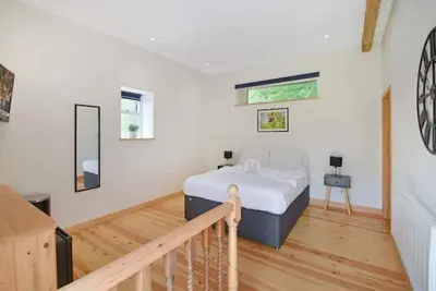 Image de 5 Bed Barn Conversion - with private hot tub!