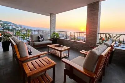 Image de Puerto Vallarta, Fabulous Downtown Apartment!