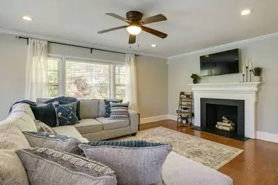 Image de Fayetteville Vacation Rental - 1 Mi to Downtown!