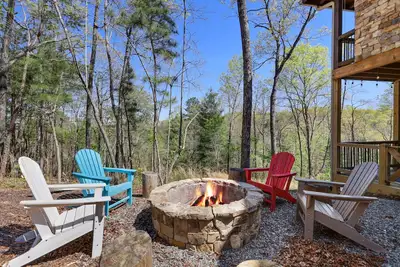 Image de Cabin 8 Min to Downtown Blue Ridge/Hot Tub/Firepit/Mountain Views/No 4wd Needed!