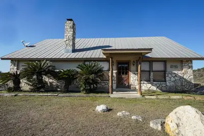 Image de Spacious Vacation Home with Great Outdoor Amenities