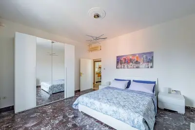 Image de Sant'Orsola Hospital Pizzardi White Apartment