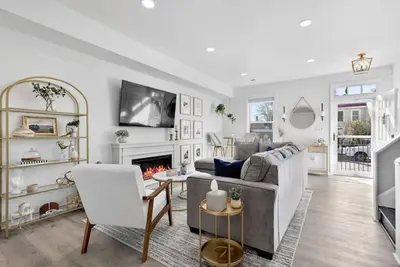 Image de Lovely 3-Br Old Town Townhouse