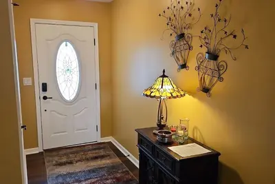 Image de Beautiful 3-bedroom home close to Louisville!