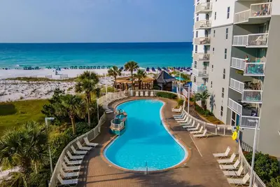 Image de Snowbirds-Discount! Pelican Resort Beachfront Amazing Gulf View Heated Pools 2br