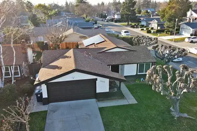 Image de Remodeled home 10 minutes from Doco