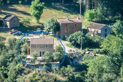 Image de Gîte avec vue imprenable, piscine et jacuzzi!