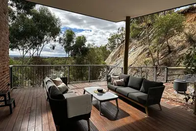 Image de Umatah Retreat Chalet: Luxury bush retreat with water & city views