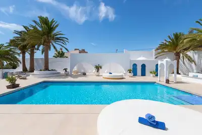 Image de Appartement 'Jazmín' dans un Riad à Torremolinos avec piscine partagée, Wi-Fi et climatisation