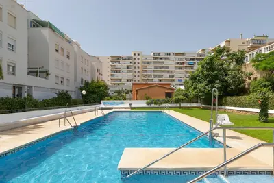 Image de Appartement \"En Sotomar La Carihuela\" avec vue sur la mer, piscine partagée