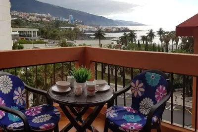 Image de Appartement de vacances 'Con Vista Al Mar' avec vue sur la mer, piscine partagée et balcon