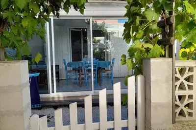 Image de Dans résidence avec piscine, maison 2 à 6 personnes super équipée