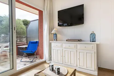 Joli appartement avec Wifi, piscine, climatisation, Tv, animaux admis, vue panoramique et parking