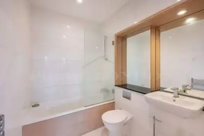 Still Life Euston Deluxe