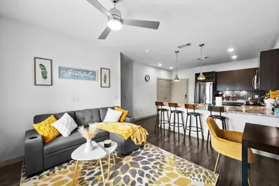 Image de Apt 335 · Luxury 2Bd Queen Unit | Free Parking |Hwy121| Tpc