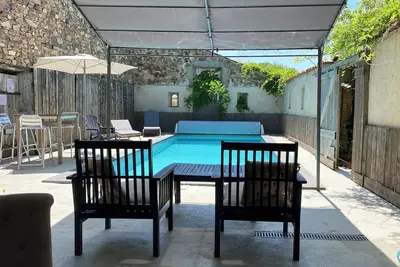 Image de Jolie chambre avec piscine privée pour vous toute la soirée la nuit en campagne