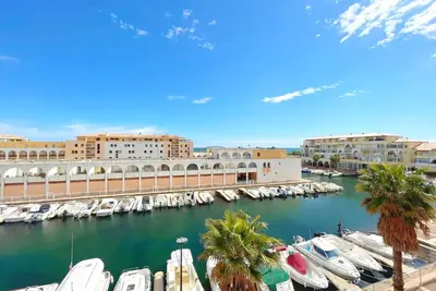 Image de Charmant 2 pièces avec mezzanine, parking, à 300m de la plage et commerces