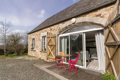 Image de Maison chaleureuse et lumineuse près de Coutances, jardin privatif, terrasse & équipements inclus
