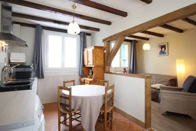 Image de Appartement F3 de 50m² au cœur de Mont-Dore avec 2 chambres, cuisine équipée et 2 salles d'eau