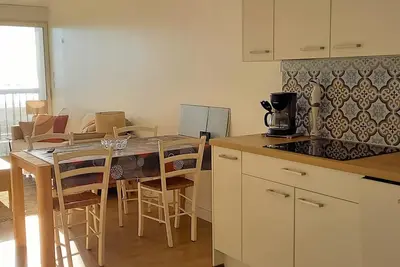 Image de Appartement moderne 2 chambres, 2 salles d'eau, face mer, parking, proche commerces, St Jean de Monts