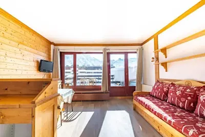 Image de 100m du centre station, Rez-de-chaussée, terrasse, télévision, casier à ski, 28m², Tignes