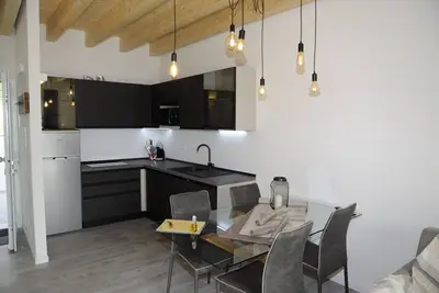 Image de two-room apartment second floor excellent lake view